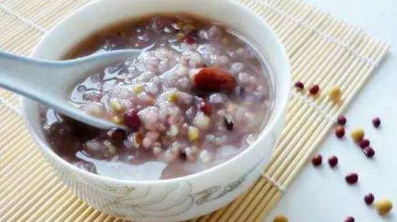 小米粥营养价值深究:一碗温暖的养生之选
